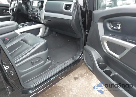 2017 Nissan Titan Pro-4X z USA, uszkodzony, nr VIN 1N6AA1E55HN569627